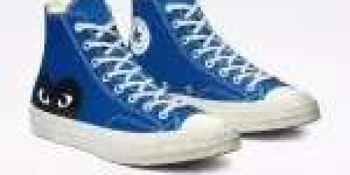 CDG Converse – Red Hearts, Timeless Soles