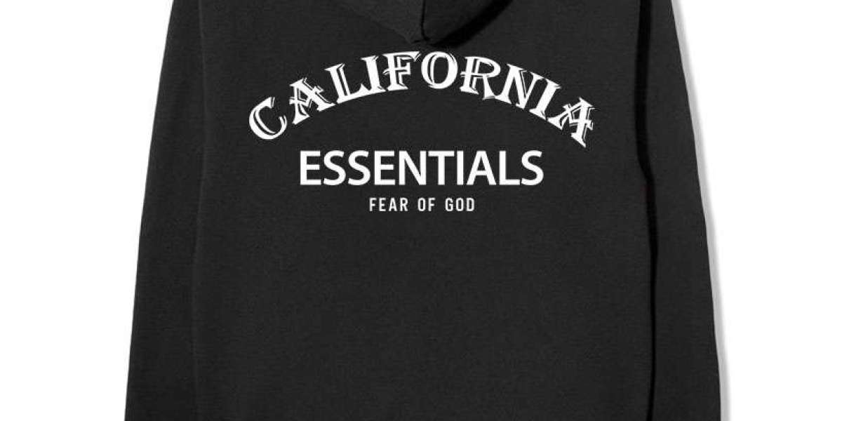 Black Essentials Hoodie – The Perfect Winter Style Choice for 2025