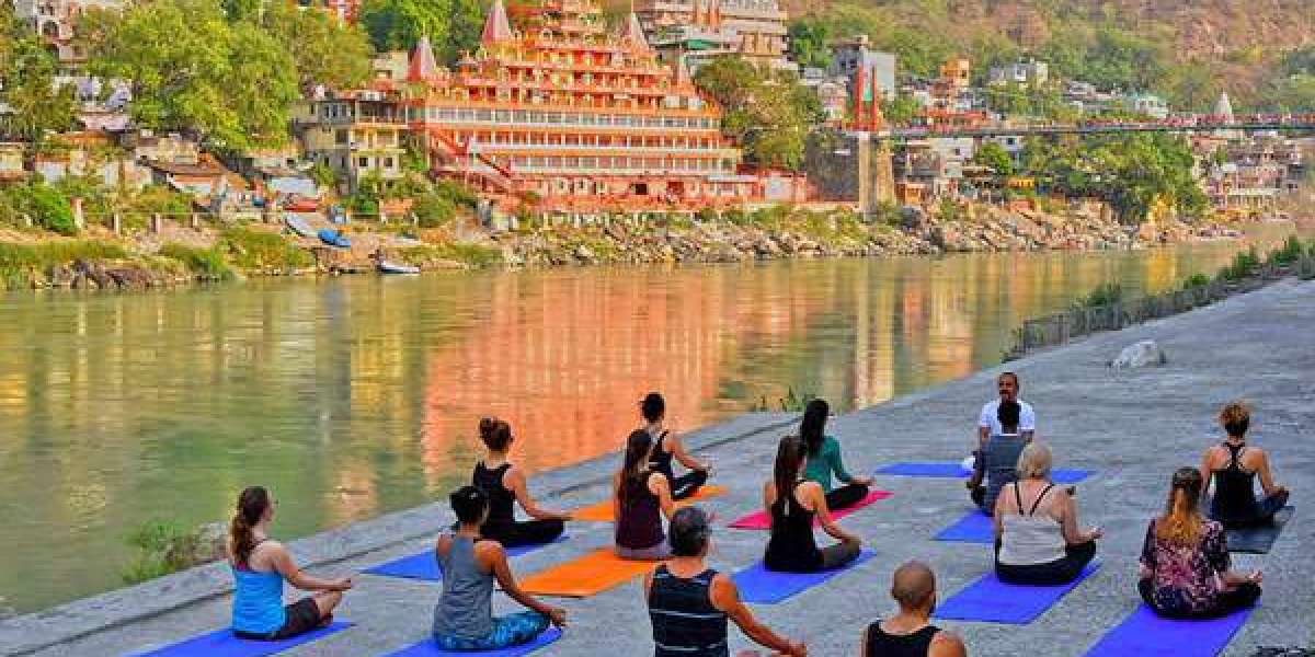 A Complete Guide to the 200 Hour Yoga TTC in Rishikesh