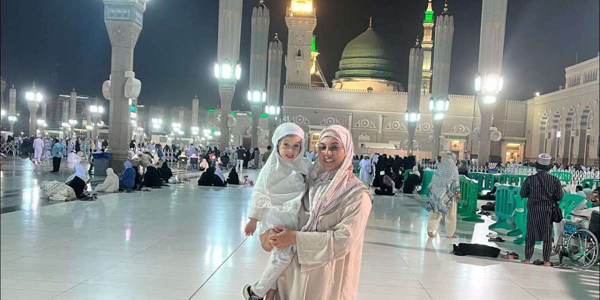 Cheap Umrah Packages Manchester with Budget-Friendly Flight Options