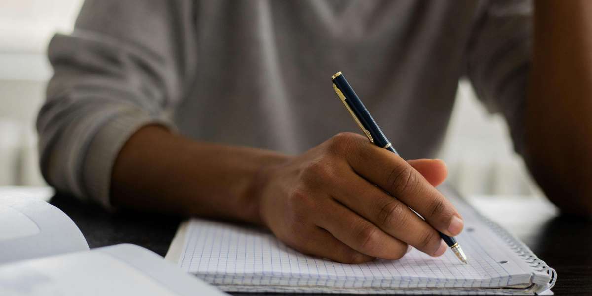 Ace Your MBA: How Management Assignment Writing Help Works