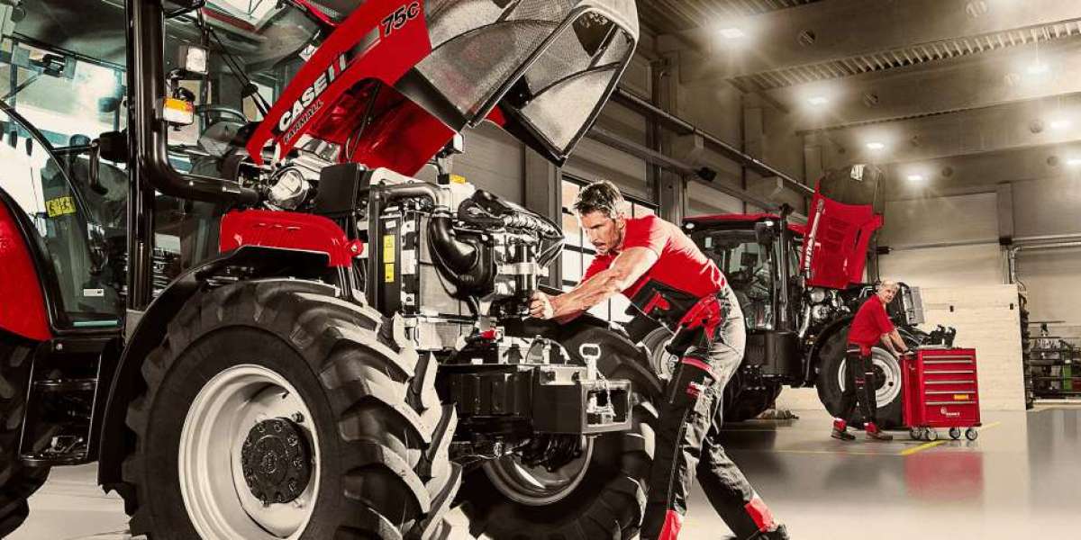 Tractor Service Solutions for Long-Term Equipment Performance
