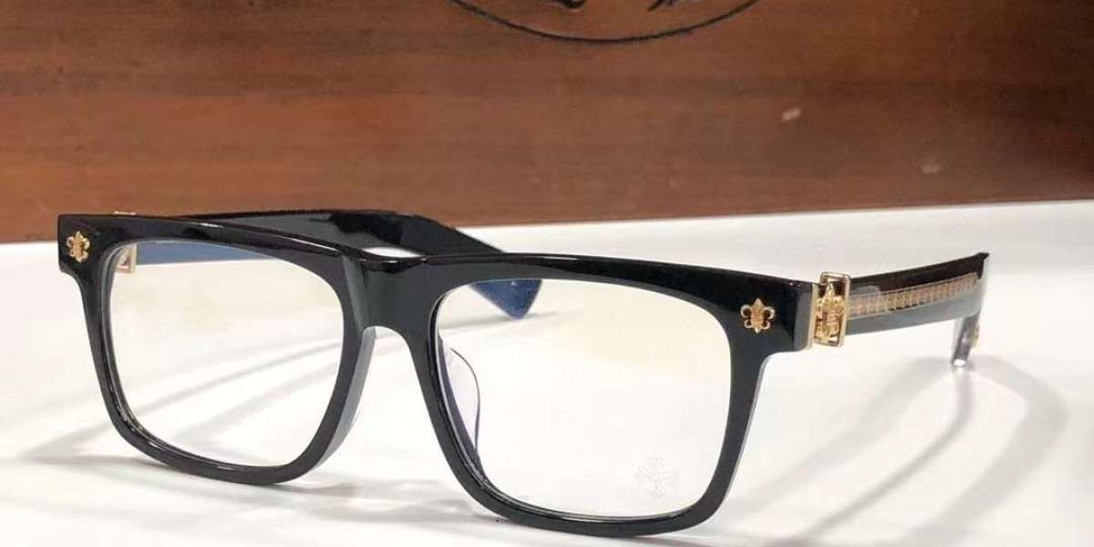 The Role of Silver Hardware in Chrome Hearts Wallet Design