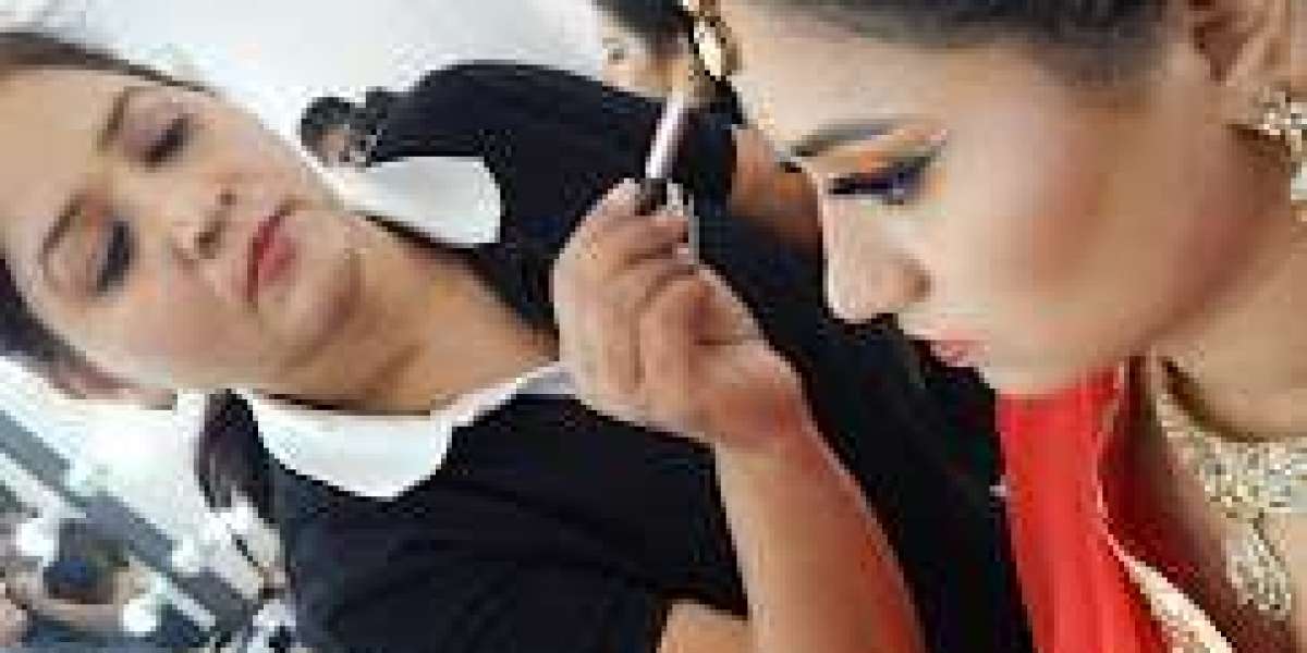 Lakme Academy Pimpri:- Nail Art course in Pimpri