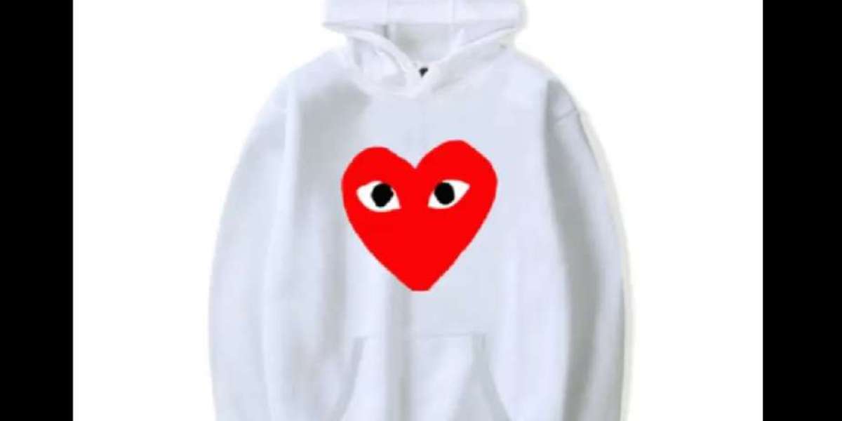 CDG BIG Red Heart Hoodie – White | Iconic Streetwear with Timeless Style