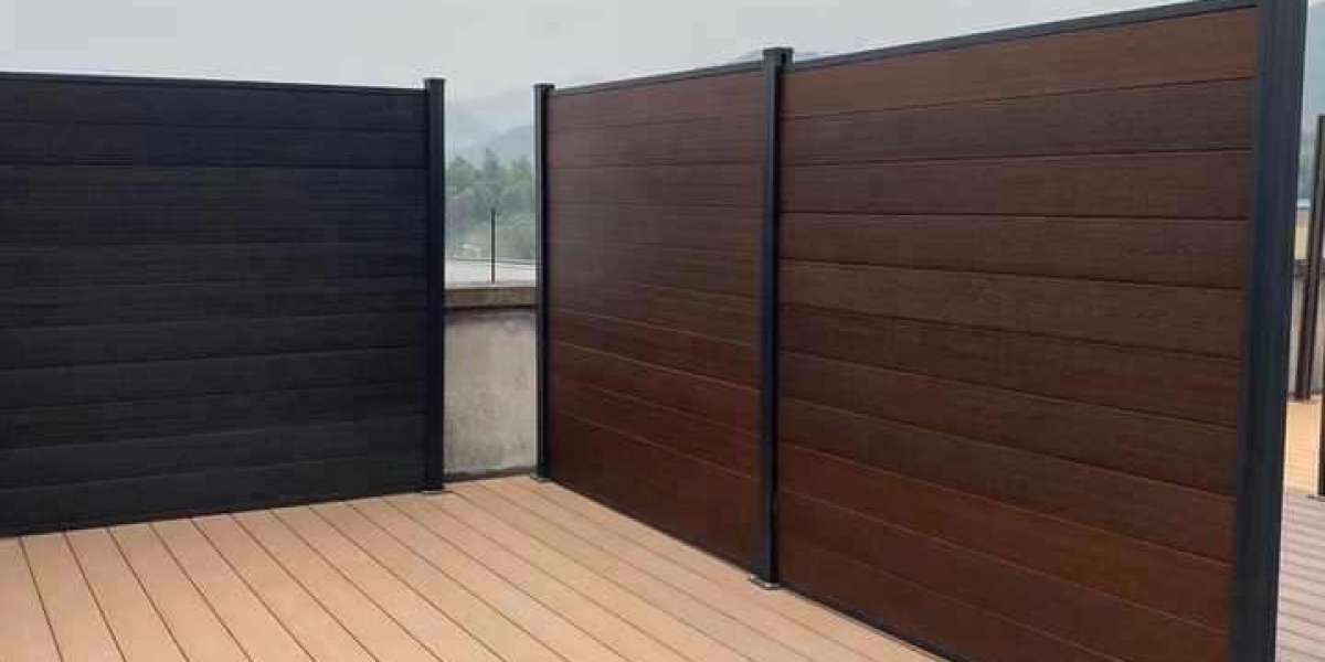 Composite Fence Material for Modern and Durable Outdoor Spaces