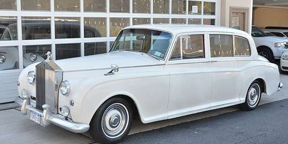 Luxury Wedding Transportation Options in North Hollywood, CA