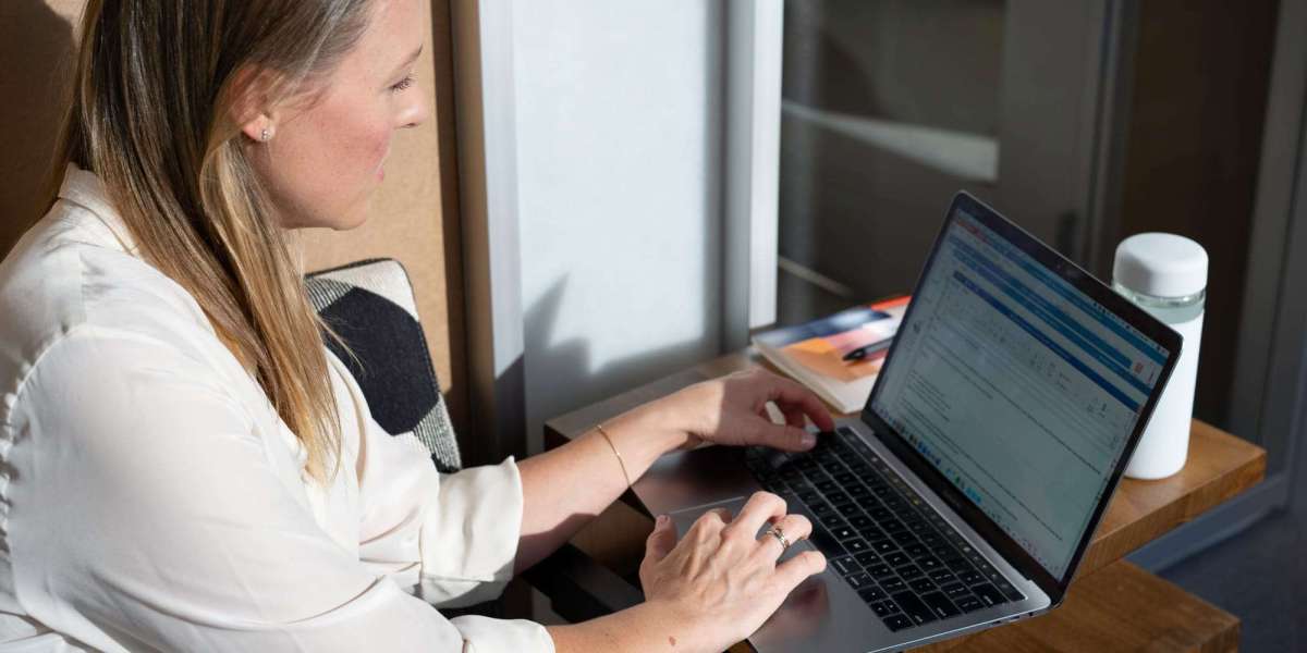 Past the Hashtag: Building a Certified People Group on Instagram for Your Innovative Business