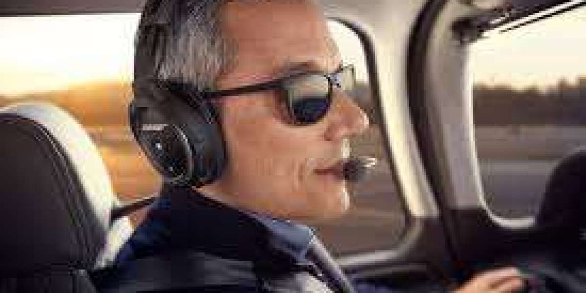 Bose Aviation Headset: Premium Noise Reduction and Clear Communication for Pilots