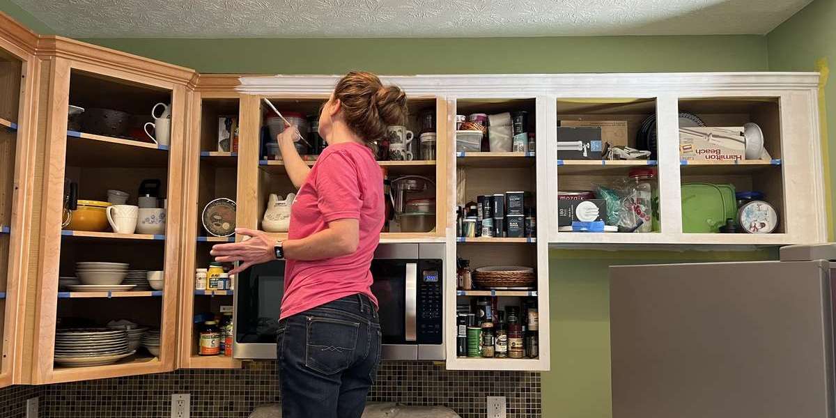 How Long Does Cabinet Painting Take for a Bloomfield Township Kitchen