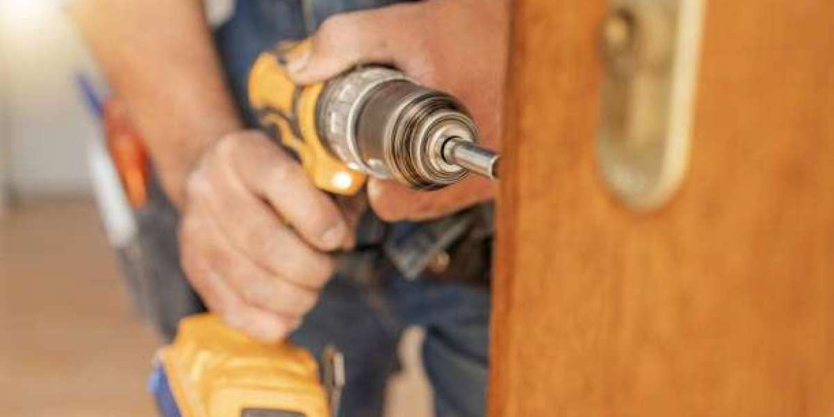 How Handyman Services Fix Wear and Tear From Everyday Living