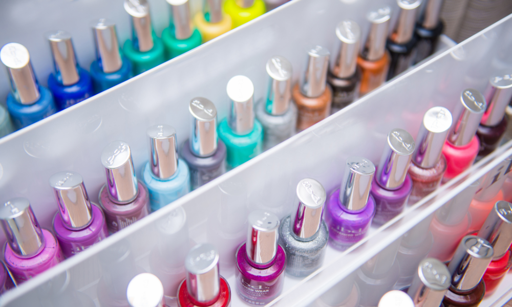 Read Starlite Reviews Before Visiting Canadian Nail and Beauty Salon Locations.