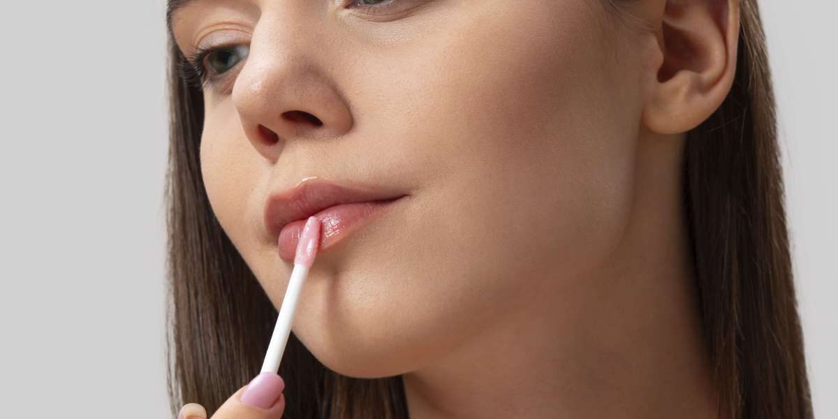 Say Goodbye to Dryness with Goldn Beauty Lip Treatment for Dry Lips