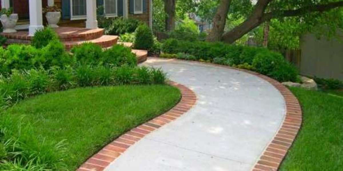 Landscaping Oakhurst with Deck Building & Timber Installation