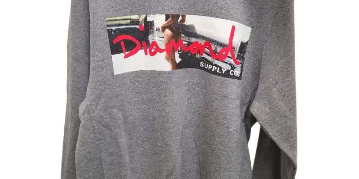 The Role of Graphic Fashion in Modern Streetwear Culture