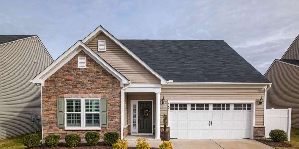 What Should You Do When You Discover a Roof Leak