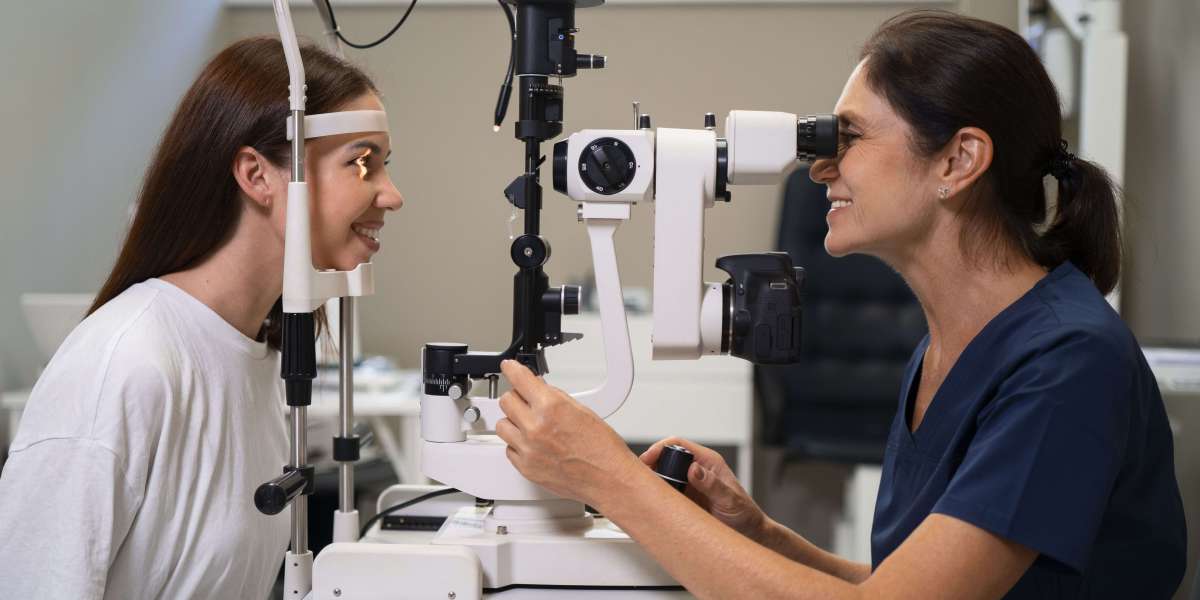 How to Compare Retinal Imaging Systems Based on Performance and Value